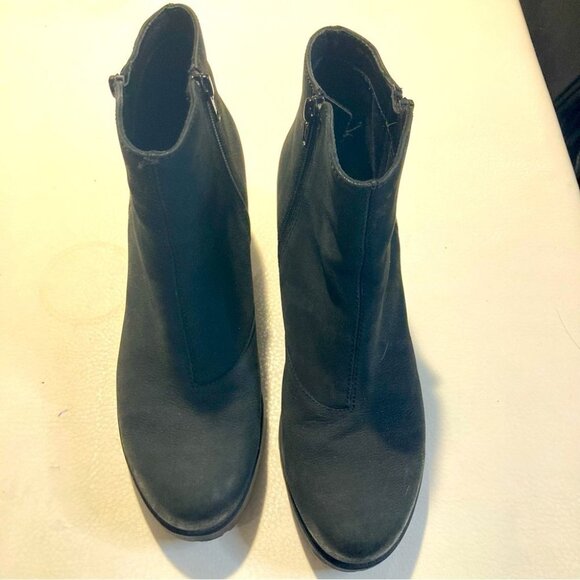 VAGABOND Sz 41 Chunky  3” Heel .75” Platform Suede Ankle Boots - Picture 2 of 15